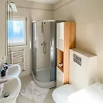 5 Bedroom Cozy In * Nowe Warpno