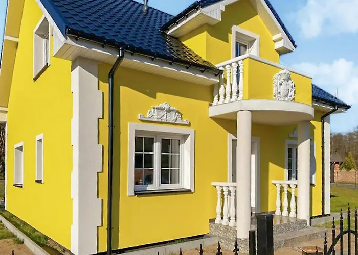 Сasa de vacaciones 5 Bedroom Cozy In Nowe Warpno