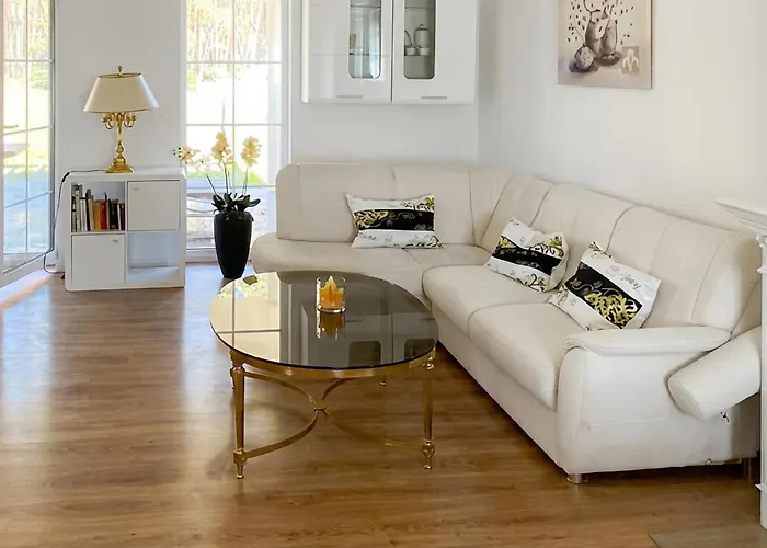 5 Bedroom Cozy In Сasa de vacaciones *